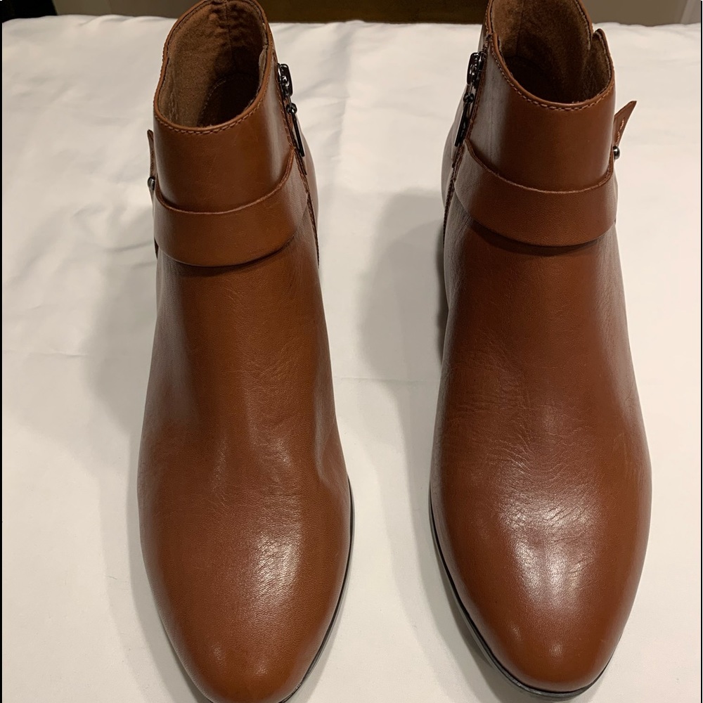 Brand new Clark’s Collection-Short Boot size 12